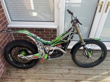 Vertigo combat Titanium R 250 including  over £1600 of spares , Trials bike